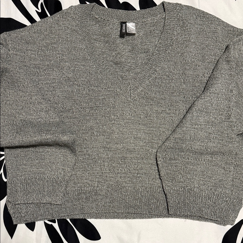 H&M Light Gray Ribbed Knit Sweater - Picture 1 of 2